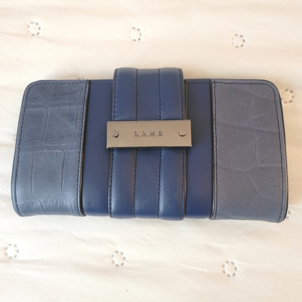 Gwen Stefani L.A.M.B wallet